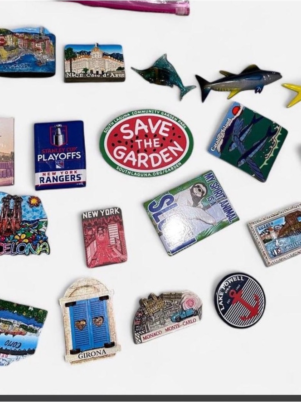 Souvenir magnet collection
Pre-owned excellent condition about 19 pieces